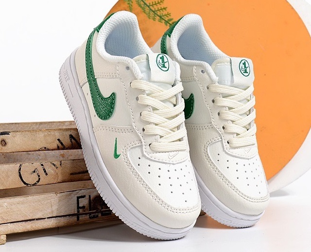 Kids Nike Air Force Ones 05